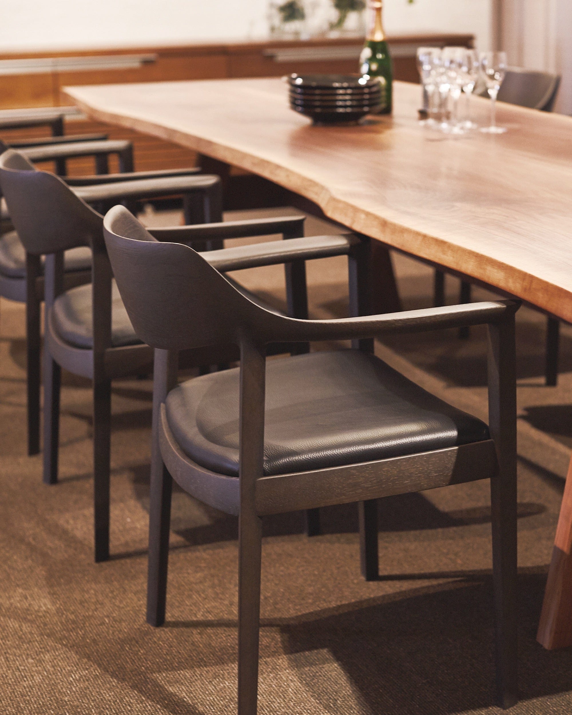 IPPONGI Table with Yagura Legs Walnut Natural