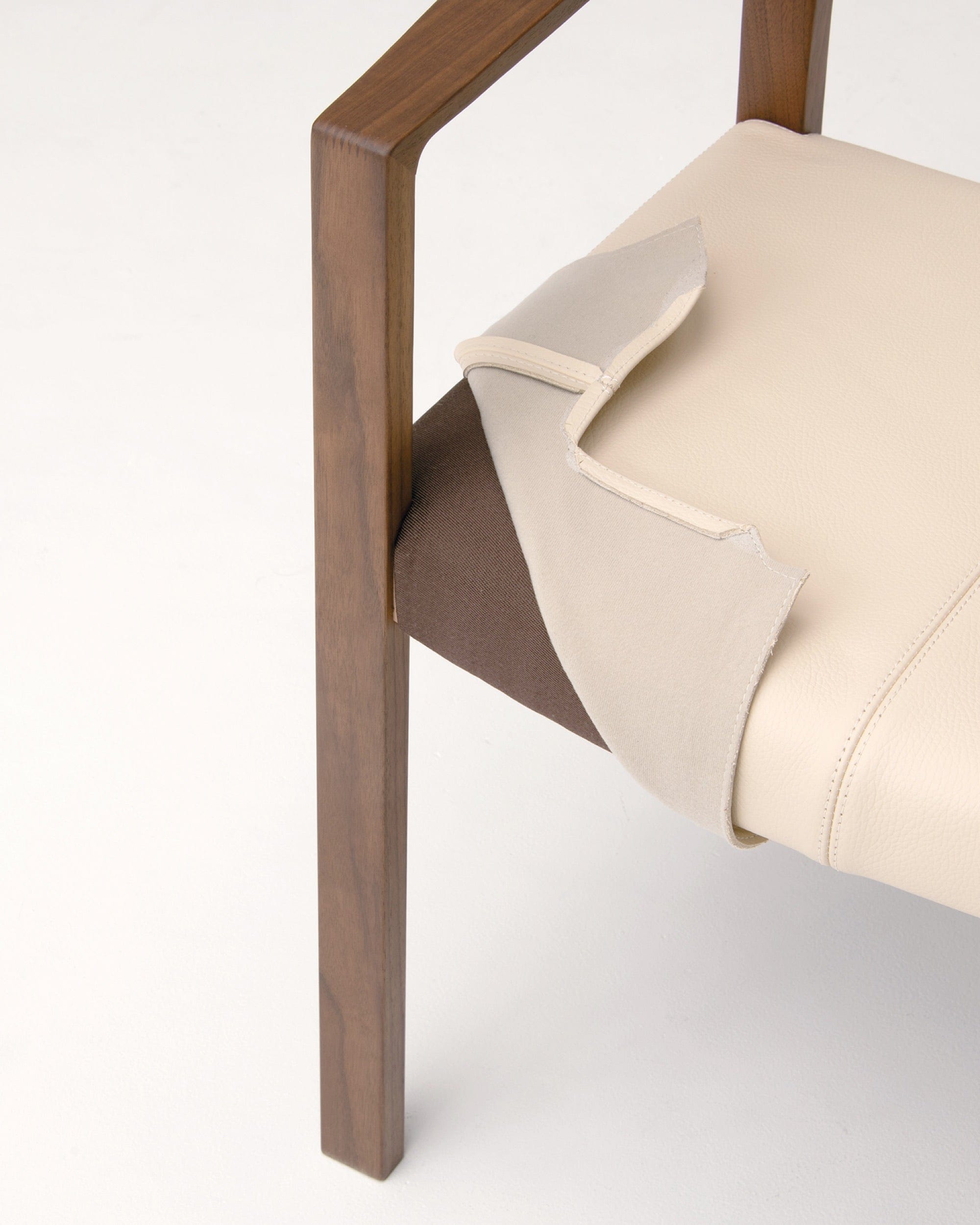 LEGGERO Armchair