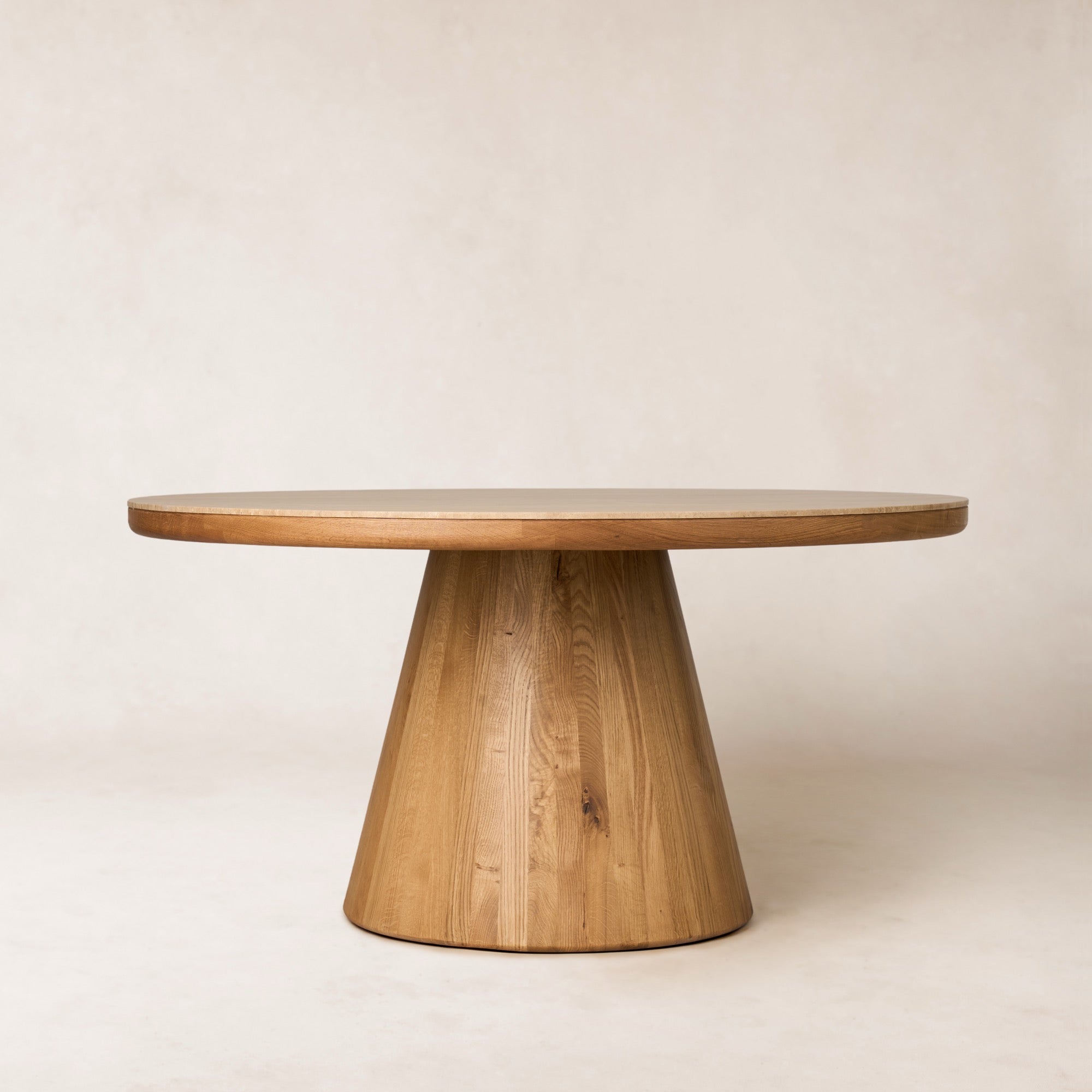 Eik Round Dining Table - French Oak