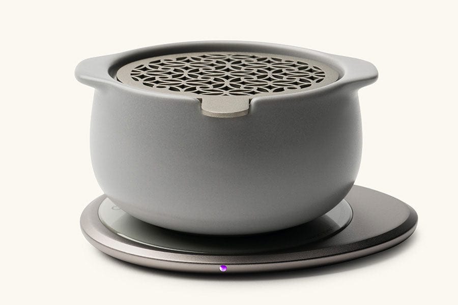 Jun ceramic diffuser in light gray on OHOM pad