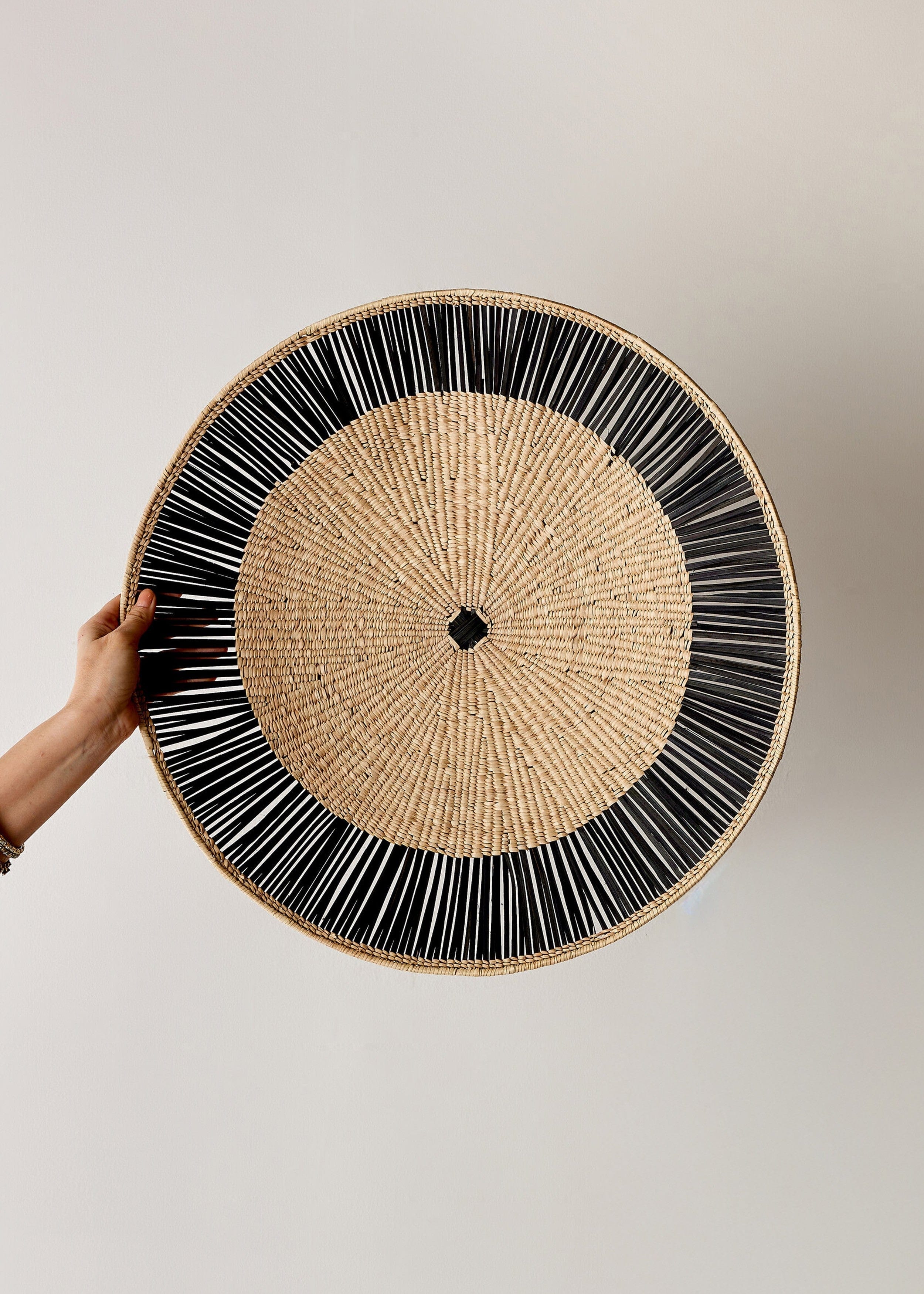 Lily Pad Black Ray Wall Basket