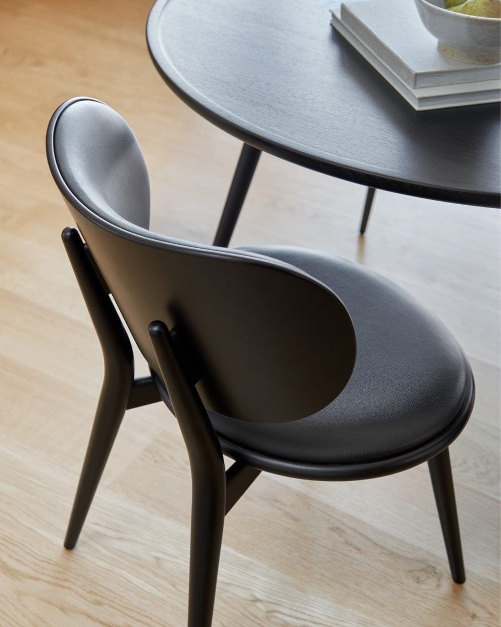 Accent Dining Table, Dia 110 cm