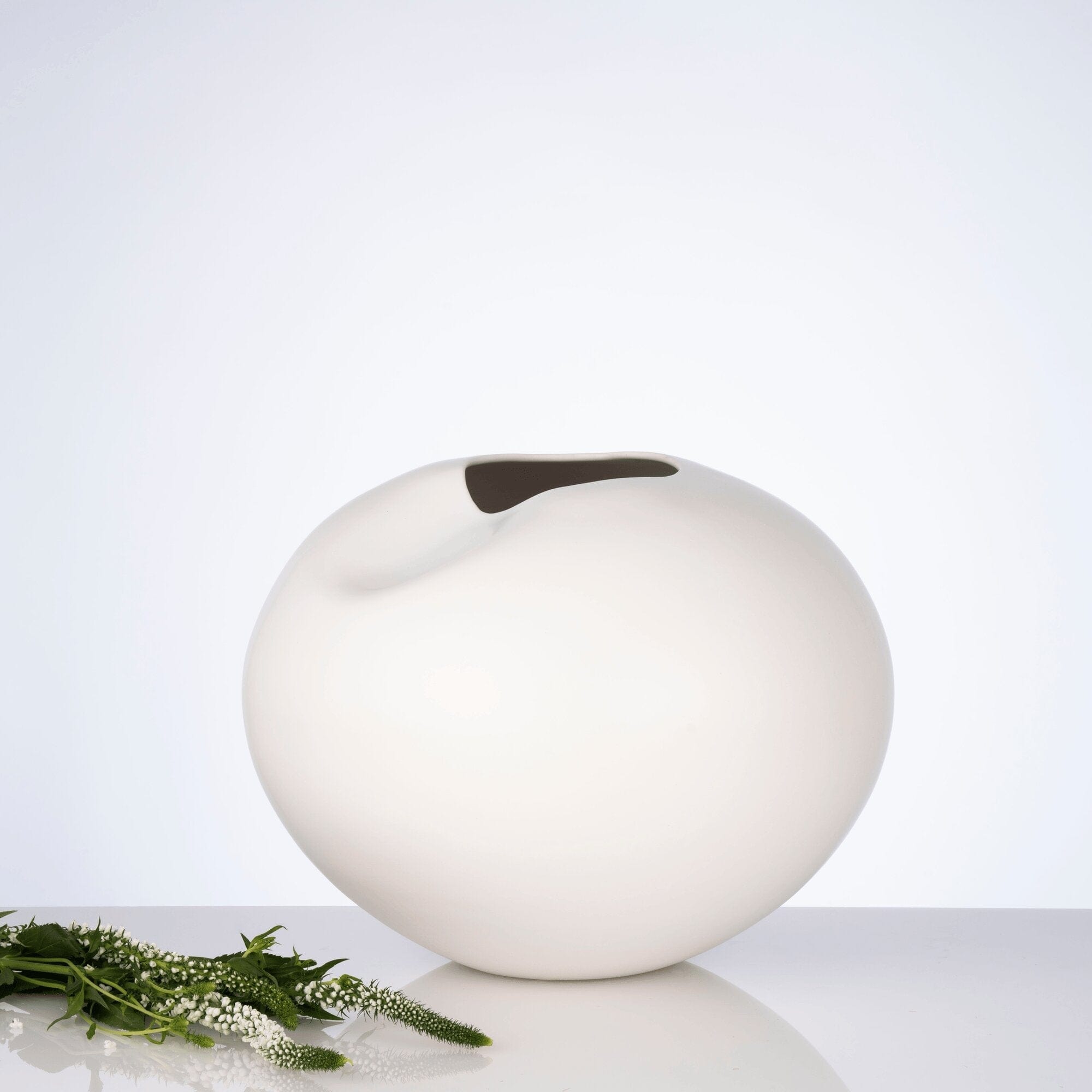Milan White Sculptural Vase – Handmade Ceramic Japandi Decor