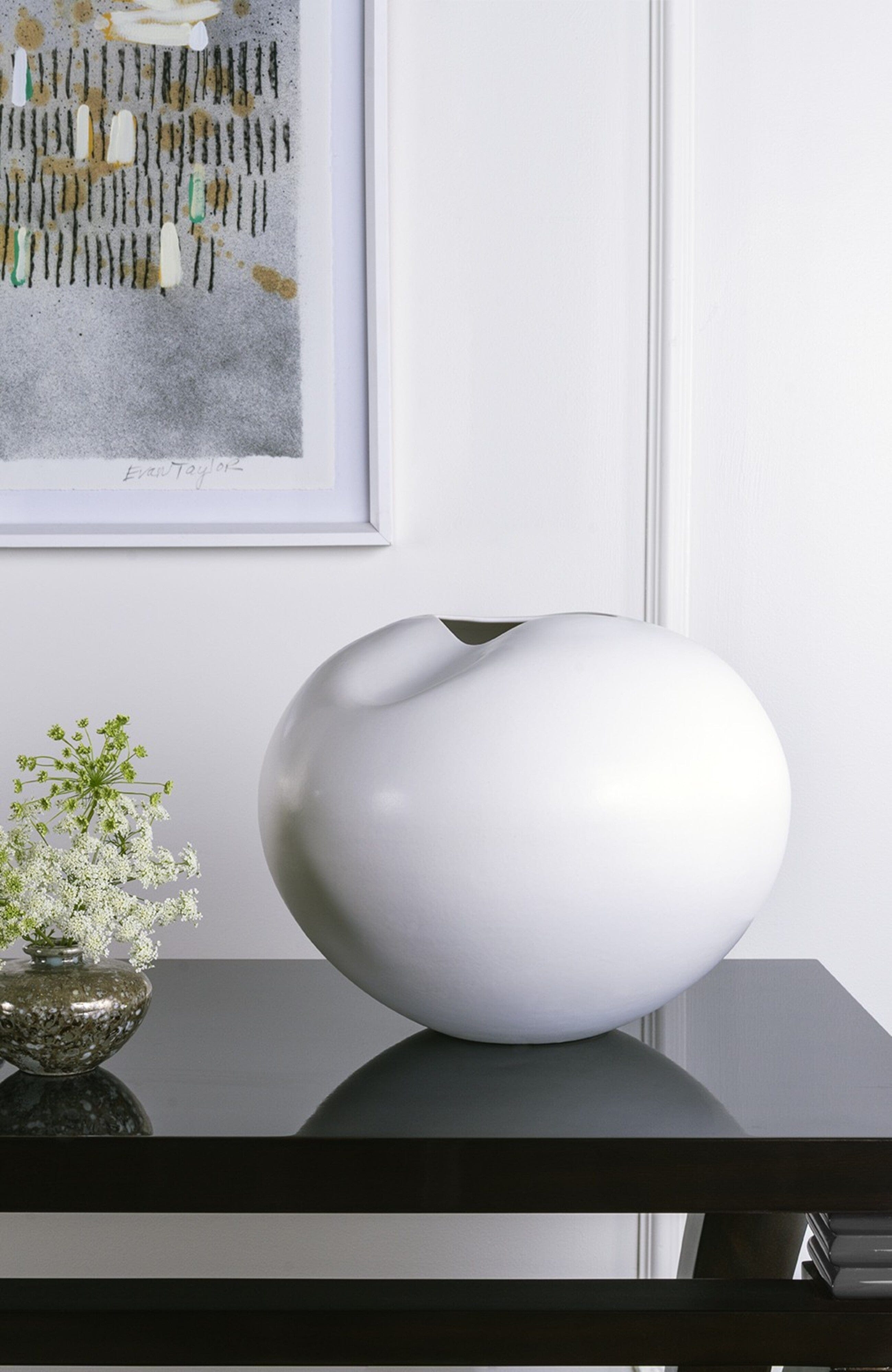 Minimalist Sculptural Home Décor Vase – Japandi Style