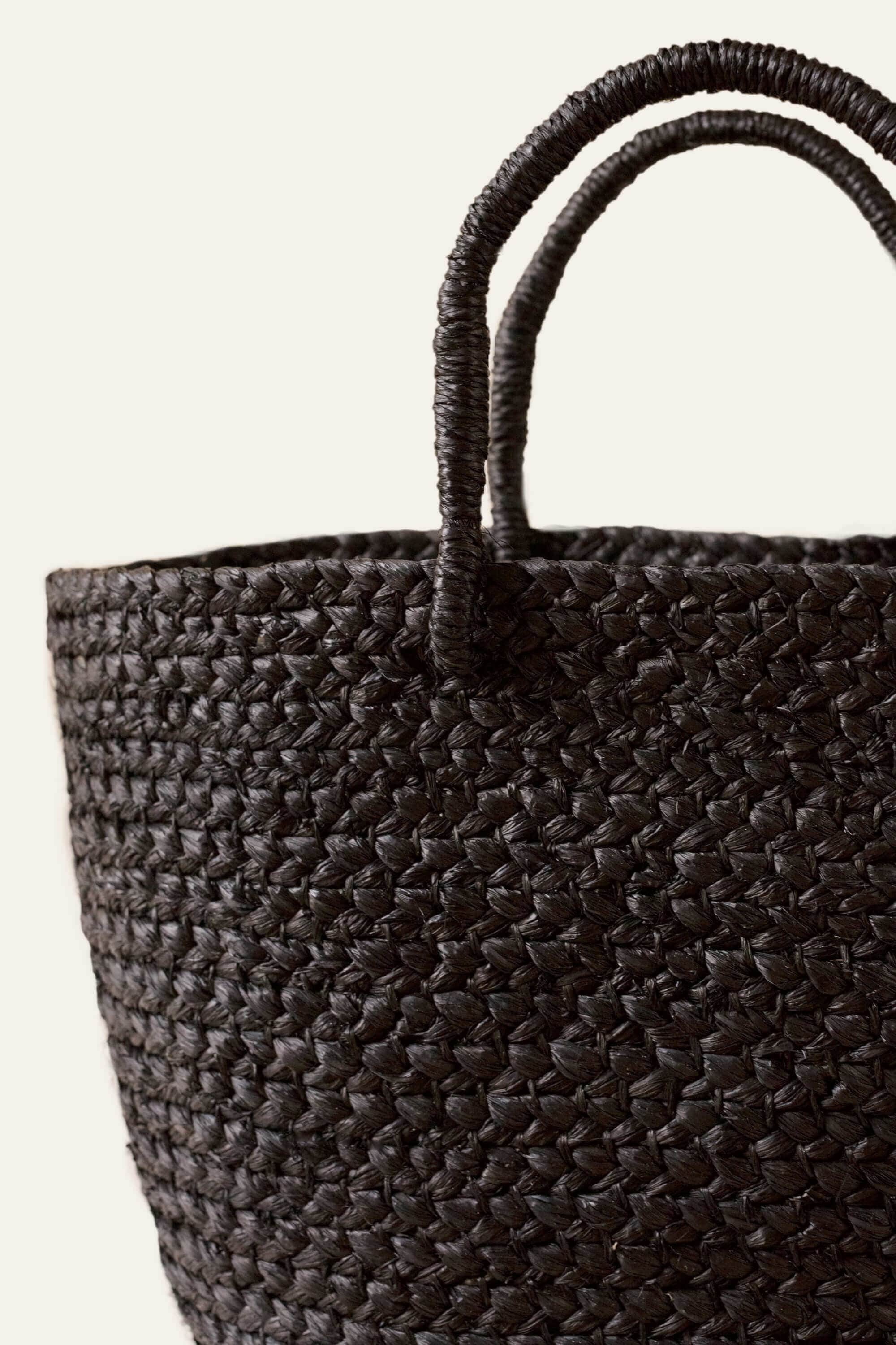 Natural Fiber Braided Handbag – Japandi Style