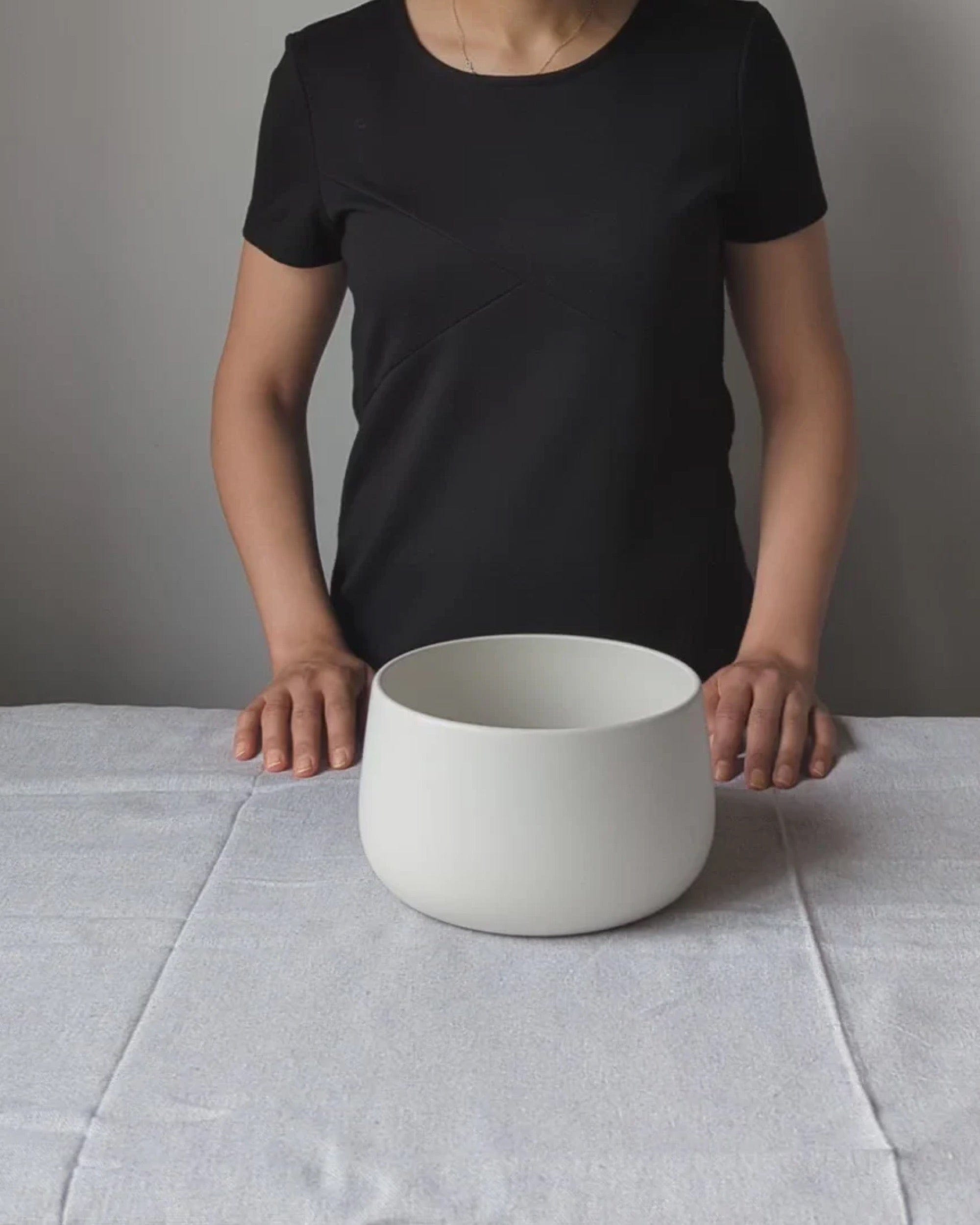 Japandi Tableware Serving Bowl - 68 Oz