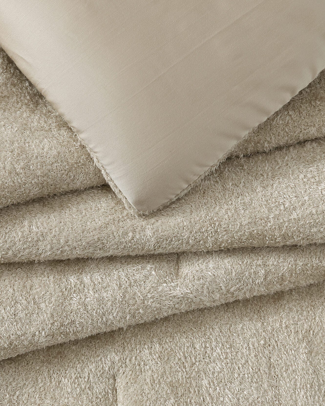 Cloud Silque Stitch Comforter