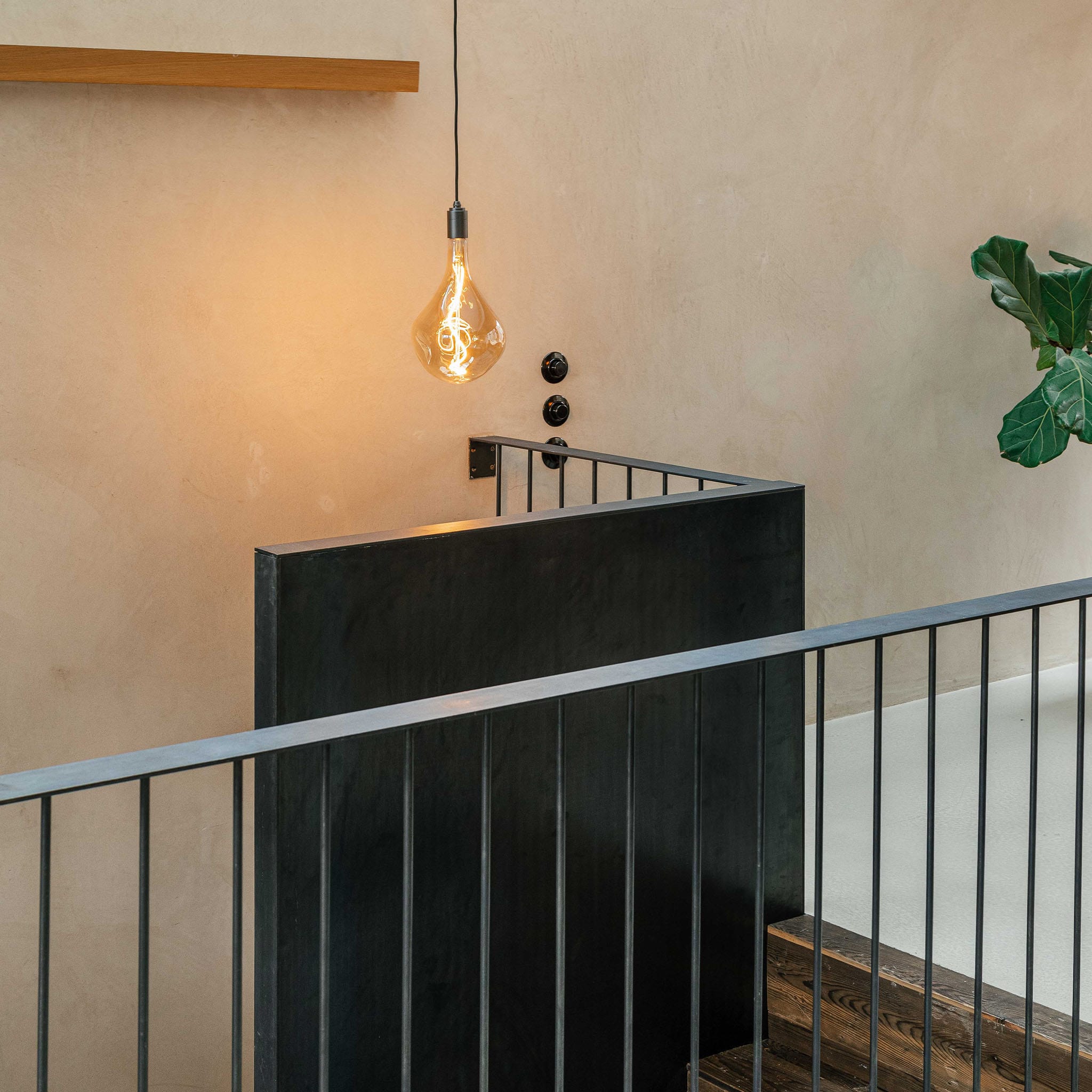 Voronoi III Pendant Light in Graphite