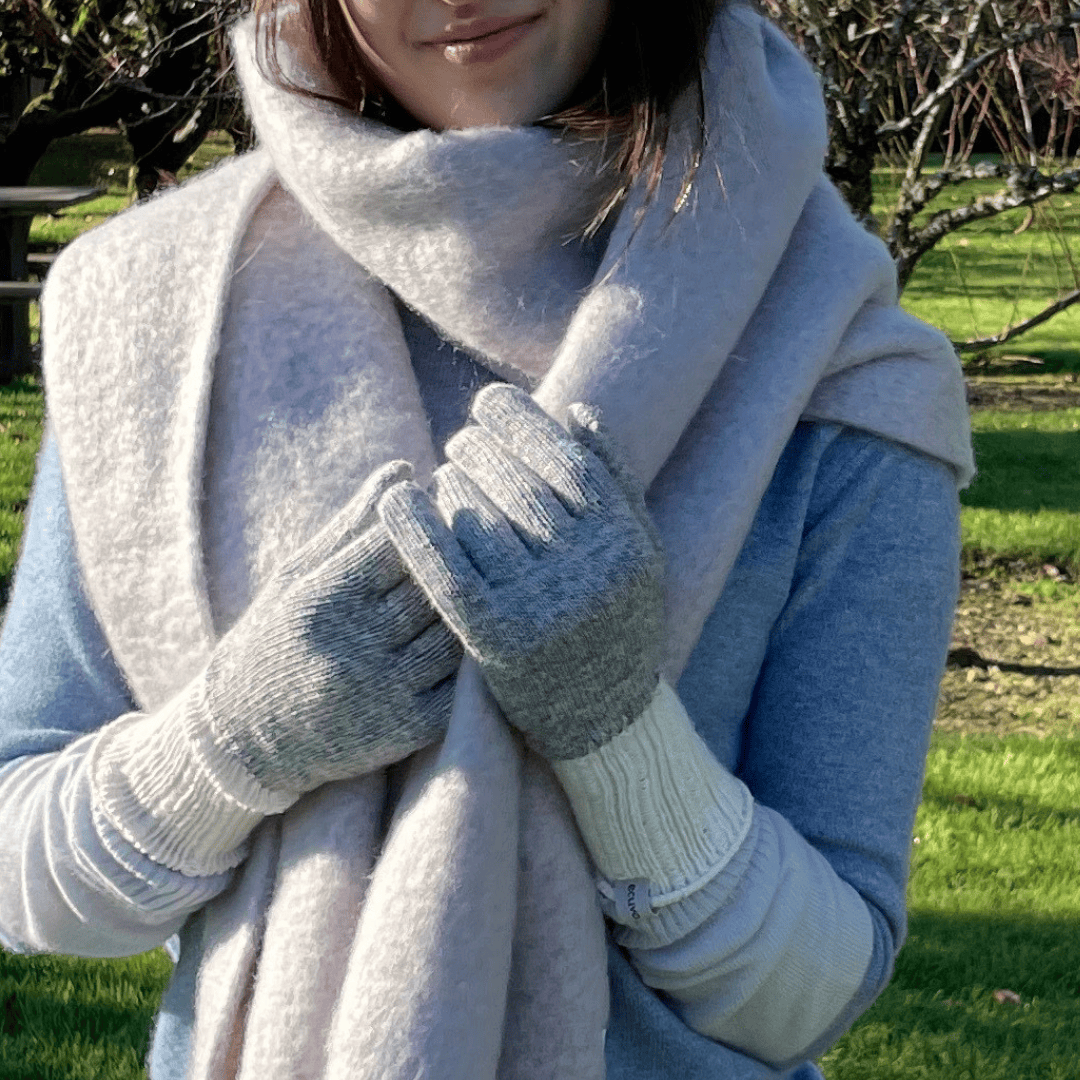 Recycled Wool Blend Japanese Winter Gloves in Grey with scarf