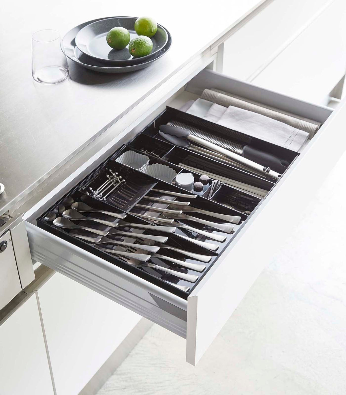 Expandable Cutlery Organizer - Large