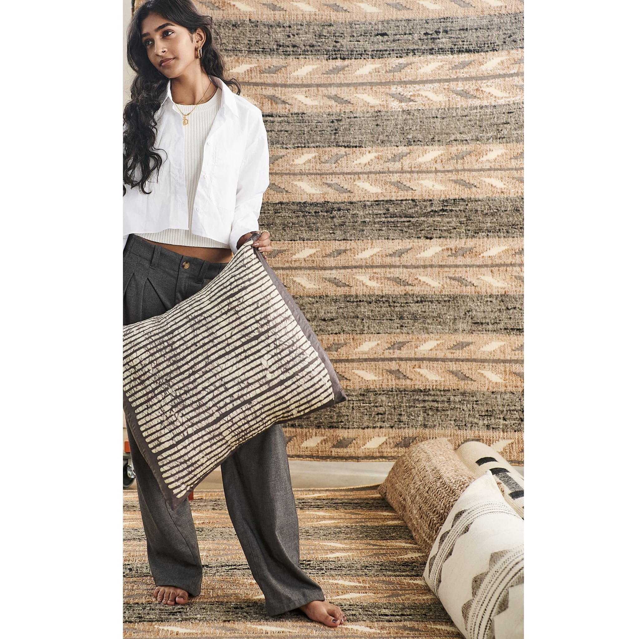 Uneven Arrows Hand Woven Wool Jute Rug In Earthy Hues