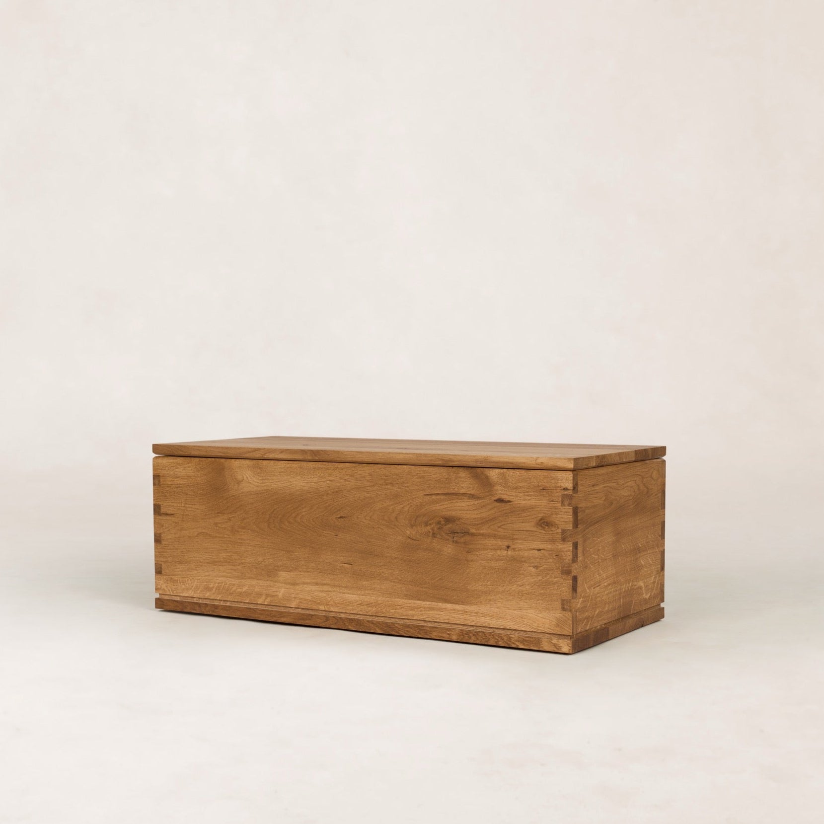 Eik Chest