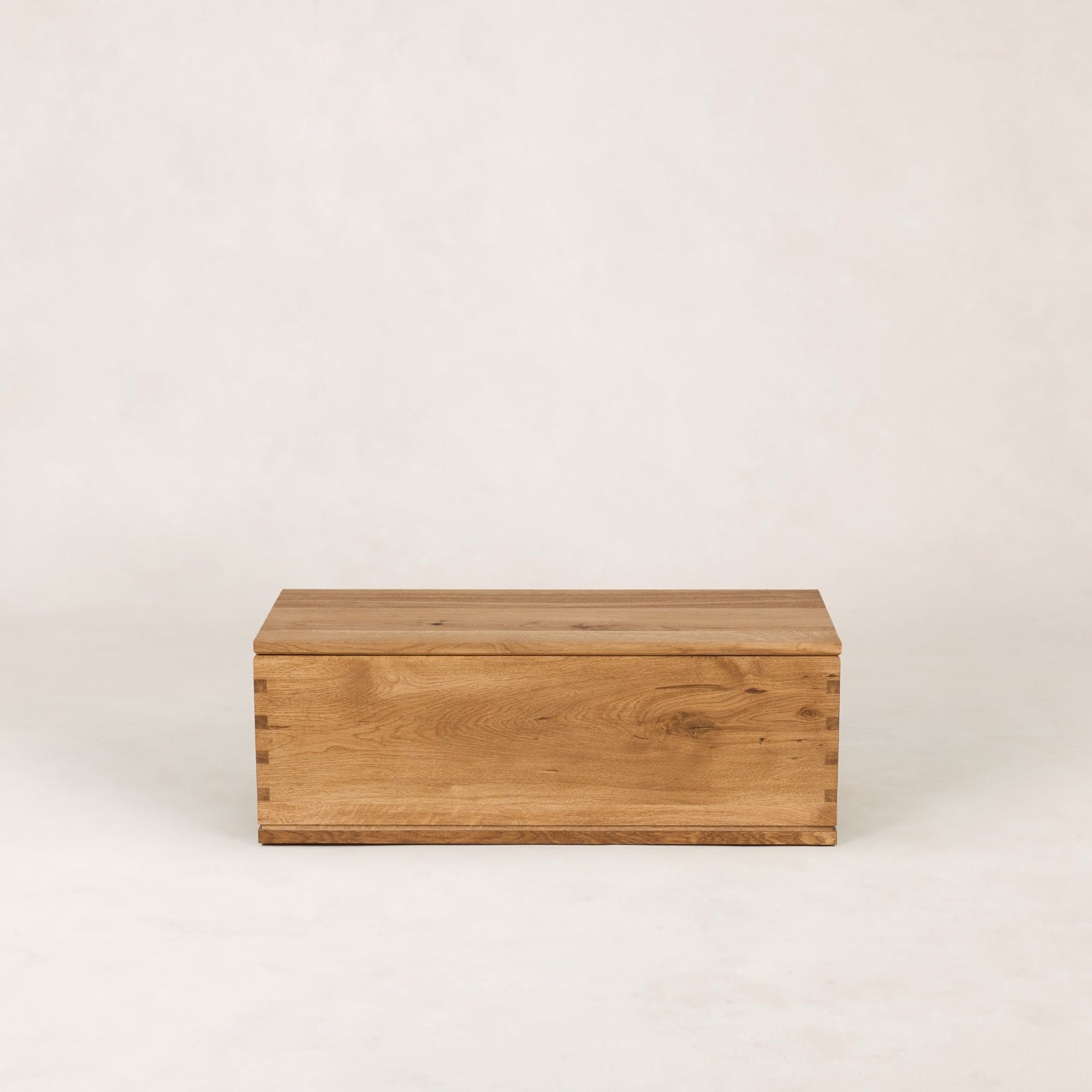 Eik Chest
