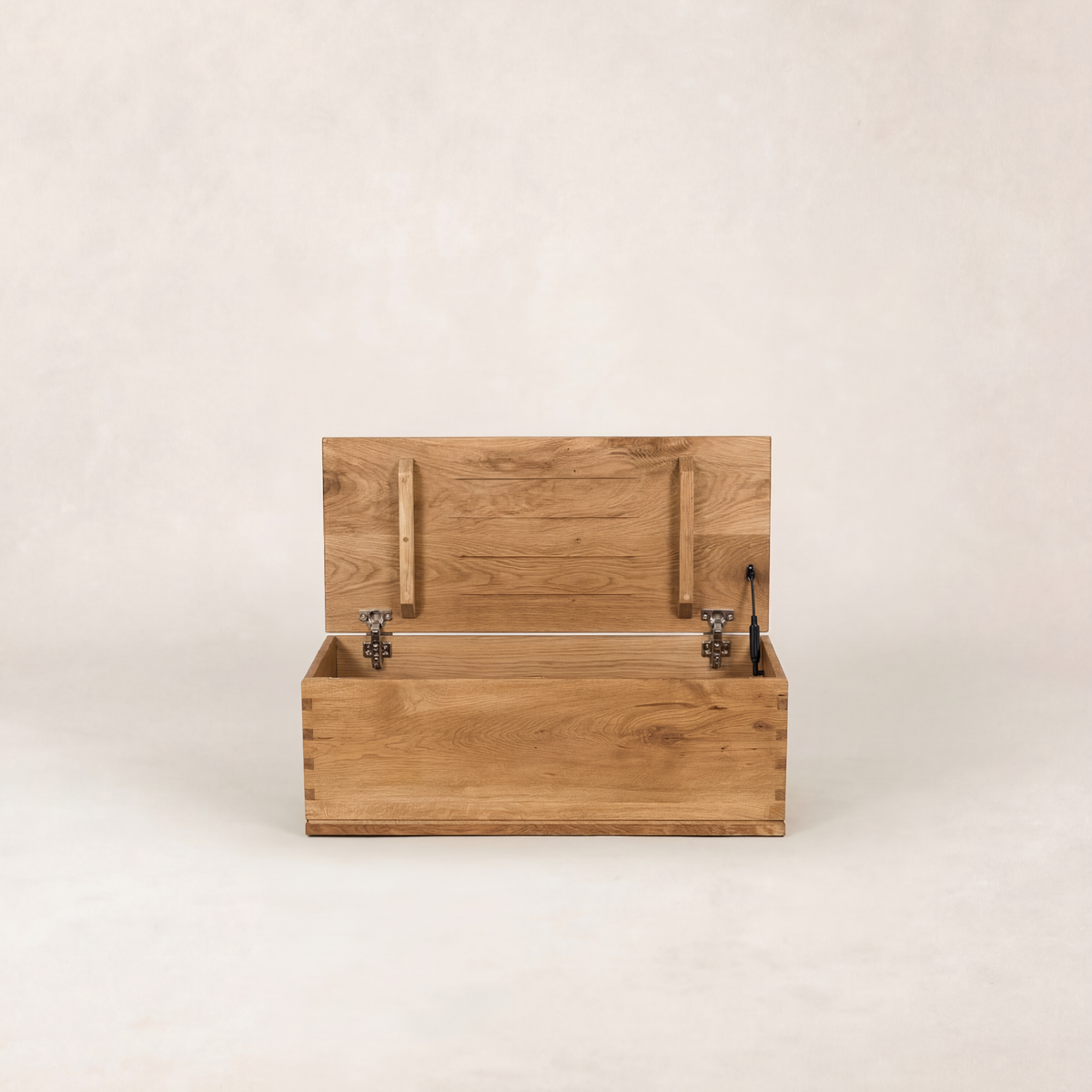 Eik Chest