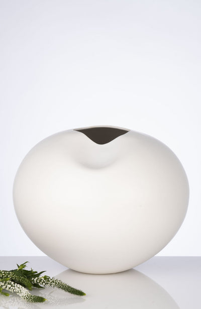 Handcrafted Modern Decorative Vase – Sustainable Home Gift