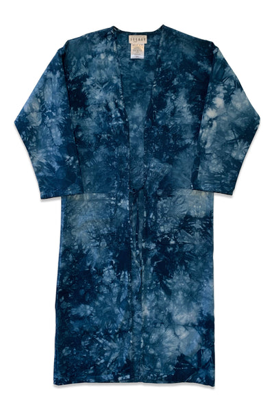 Front product view of the long-sleeved blue tie-dyed hemp-cotton duster.