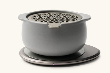 Jun ceramic diffuser in light gray on OHOM pad