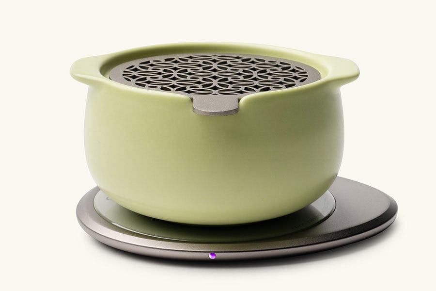 Jun ceramic diffuser in soft green on OHOM pad