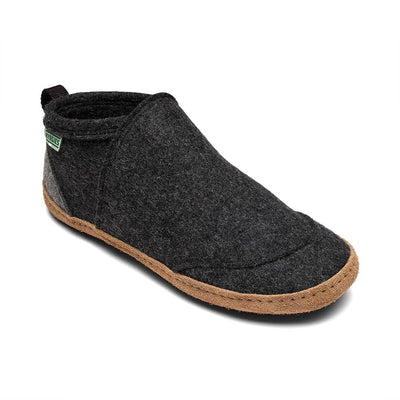 Kyrgies Tengries wool house shoes in charcoal felt with leather sole