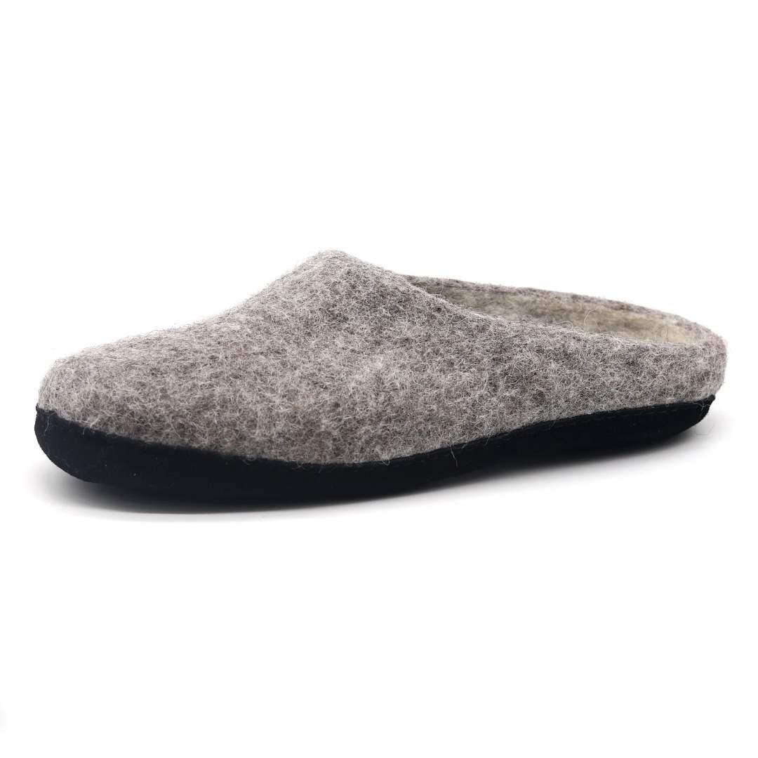 Men's Astoria Noir wool house slipper in Heather Grey, angled view