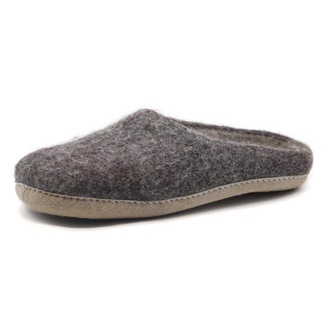 Men's Astoria wool house slipper in Slate, angled view