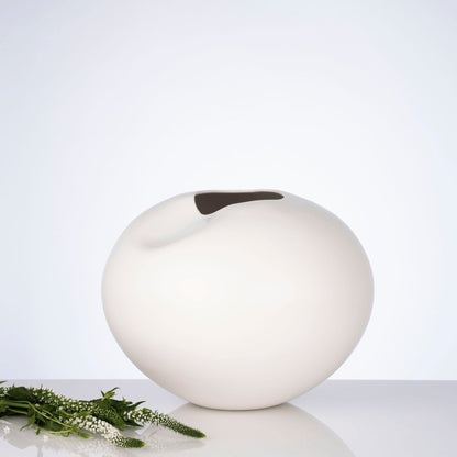Milan White Sculptural Vase – Handmade Ceramic Japandi Decor