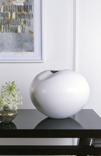 Minimalist Sculptural Home Décor Vase – Japandi Style