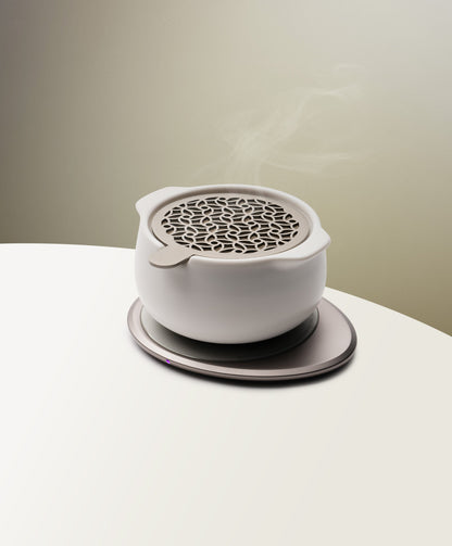 OHOM Jun diffuser in white ceramic with electromagnetic warming base