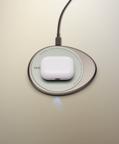OHOM pad charging AirPods with USB-C connection