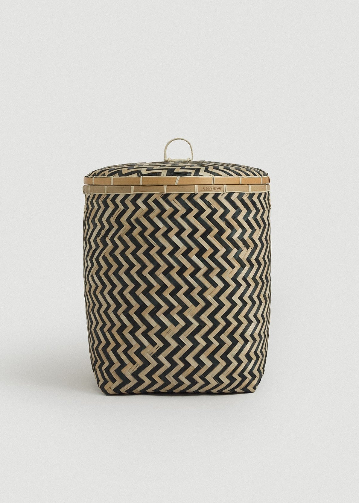 Wide Java basket with a flat fitted lid and rectangular side opening.