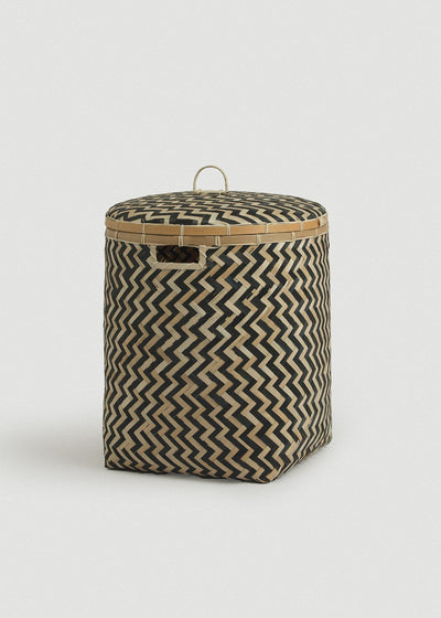 Large lidded Java basket with gently tapered sides and a loop handle on top.