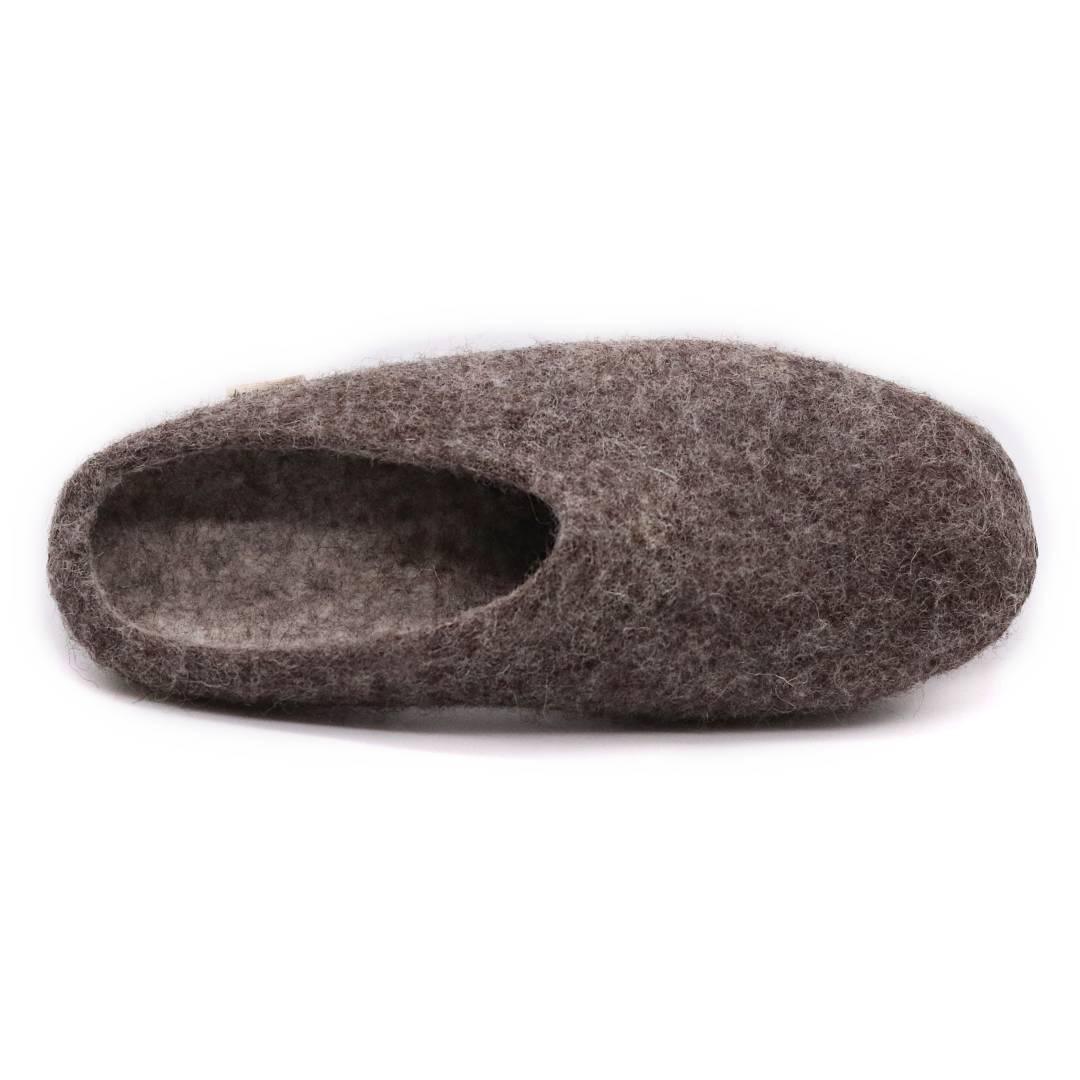 Top-down view of the men's Astoria Noir wool house slipper in Slate
