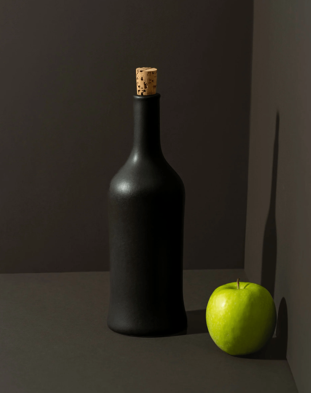 Stoneware Olive Oil Dispenser - Brutto 21 oz in Black