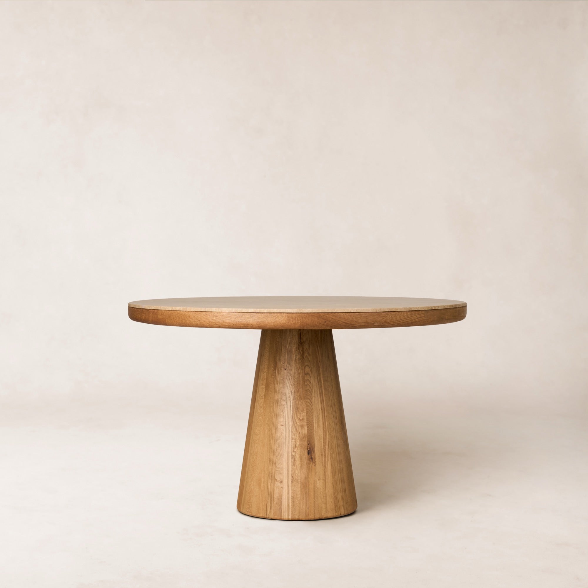 Eik Round Dining Table - French Oak