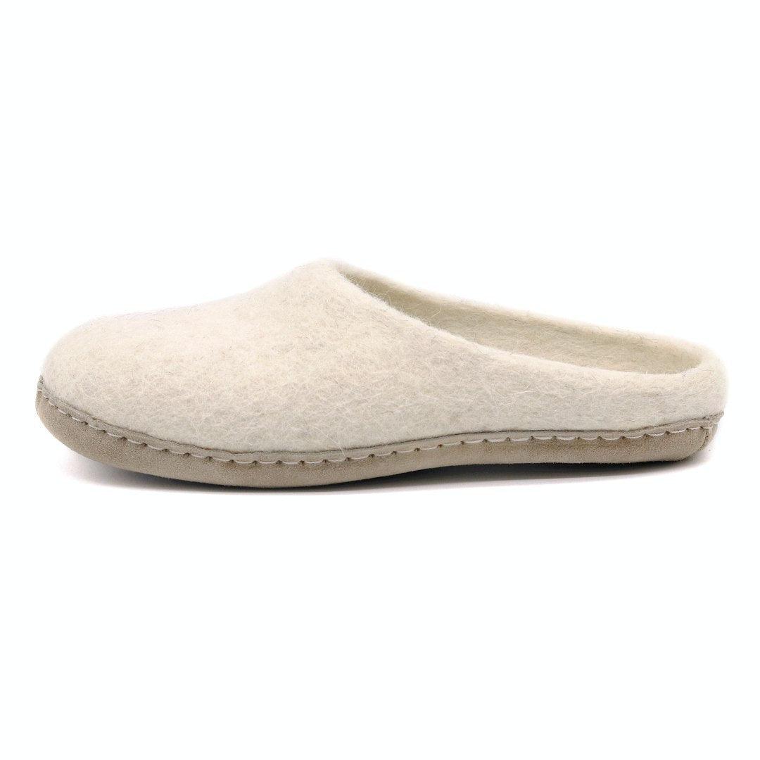 Women's Astoria wool house slipper in Oatmeal, side view