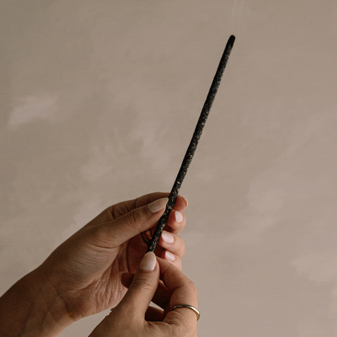 Black Copal Incense Sticks – Hand-Rolled in Peru (7 Sticks)