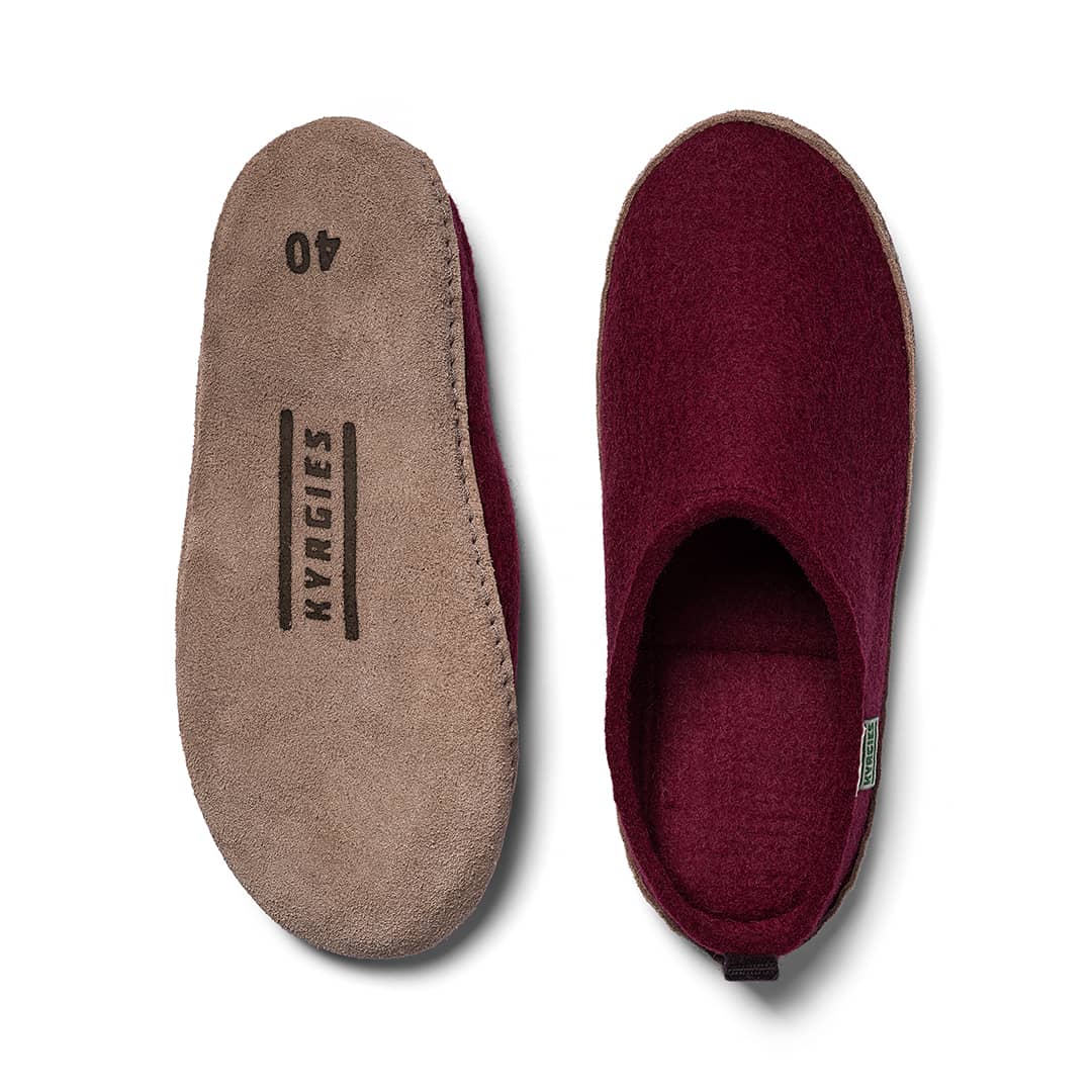 Kyrgies Indoor Wool Slides, burgundy, top-down view of leather sole beside felt upper