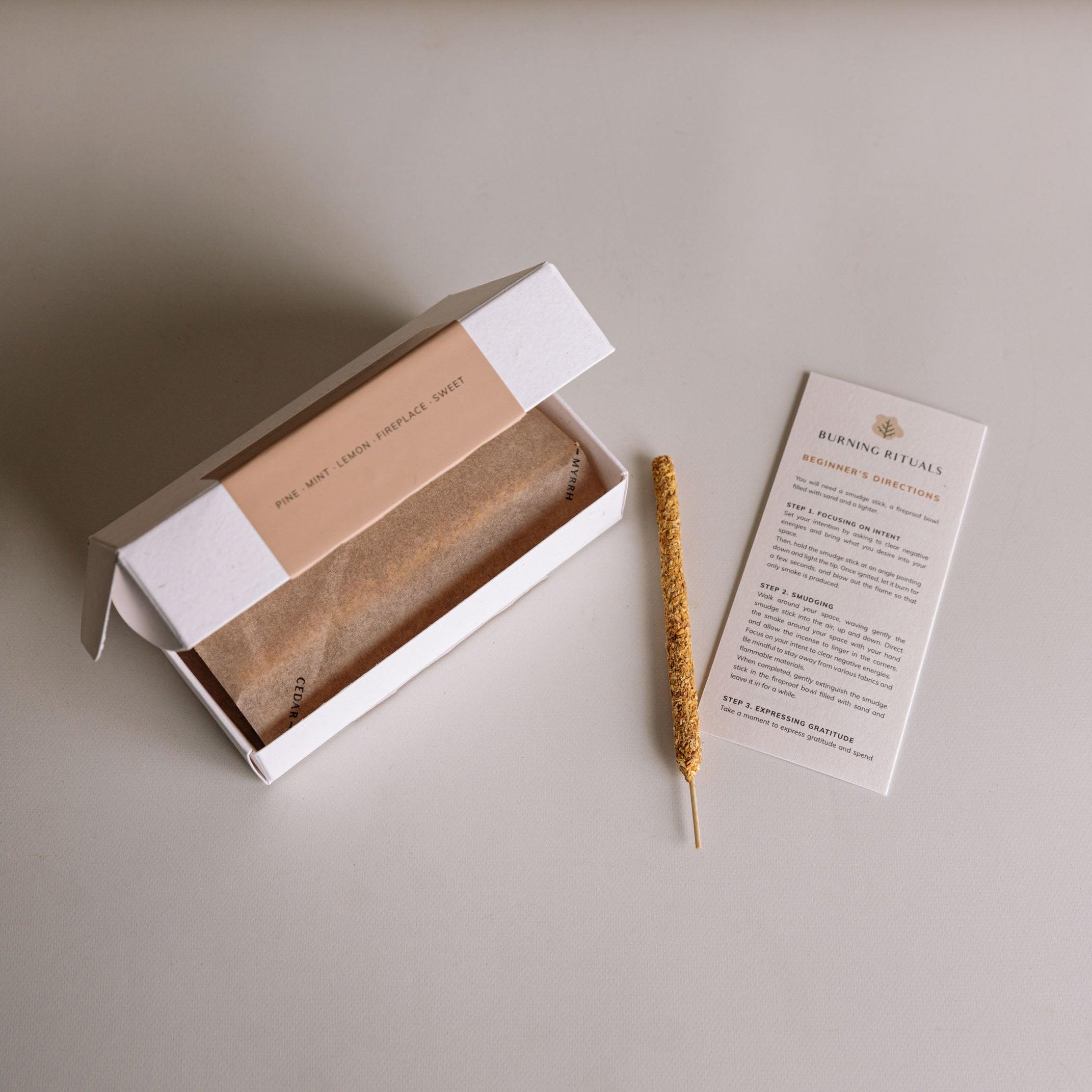 Palo Santo Short Incense Sticks – Hand-Rolled in Peru (30 Sticks)