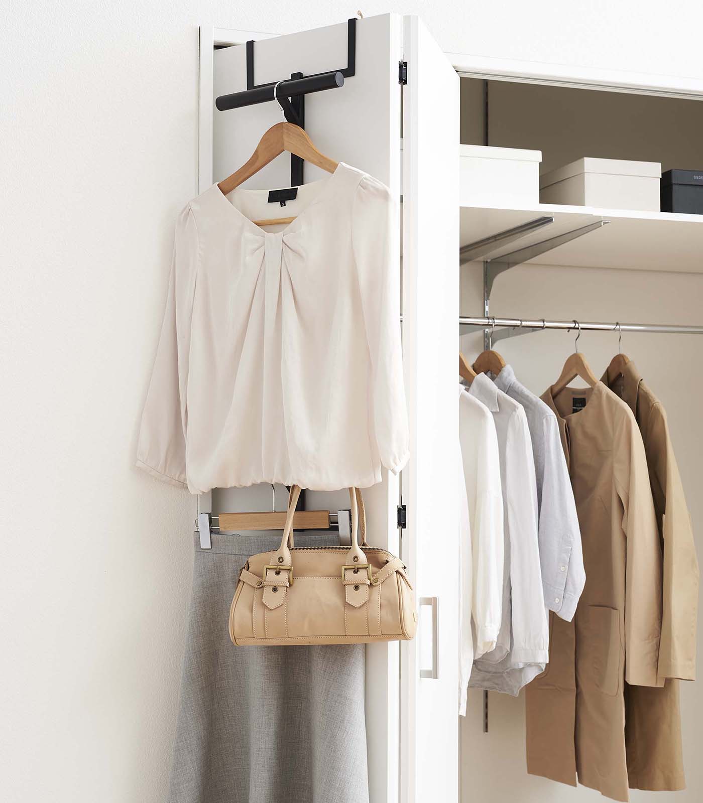 Over-the-Door Backpack Hanger - Thumbnail 4