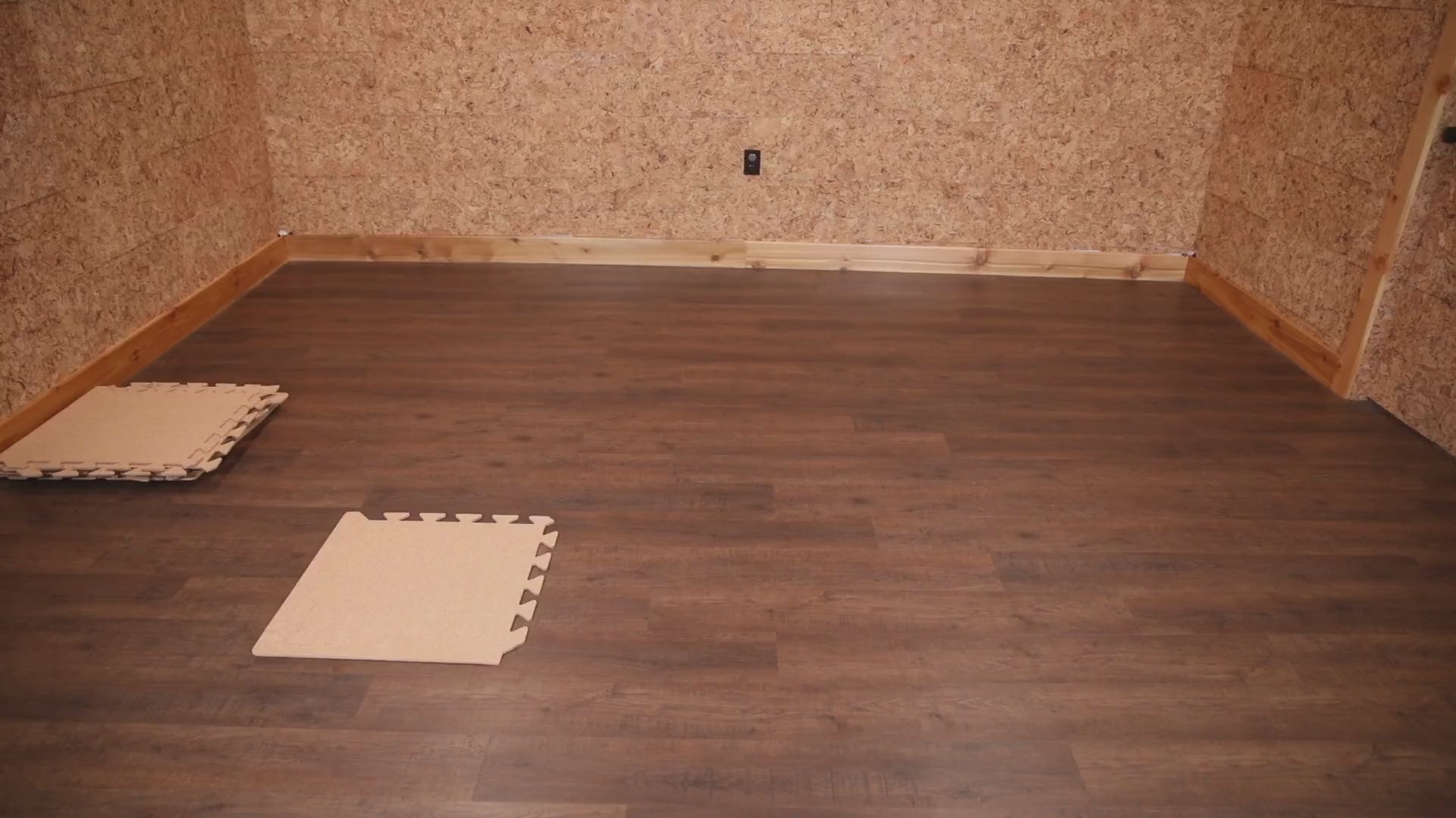Load video: Cork Floor Mat by Yohola Yoga