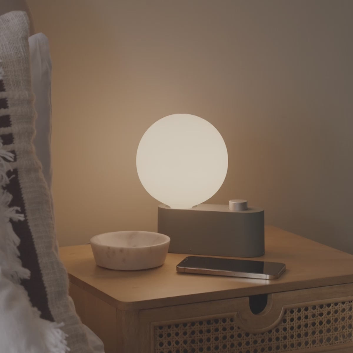 Load video: shopify-video-production-core-originals.storage.googleapis.com?external_video_id=42086776