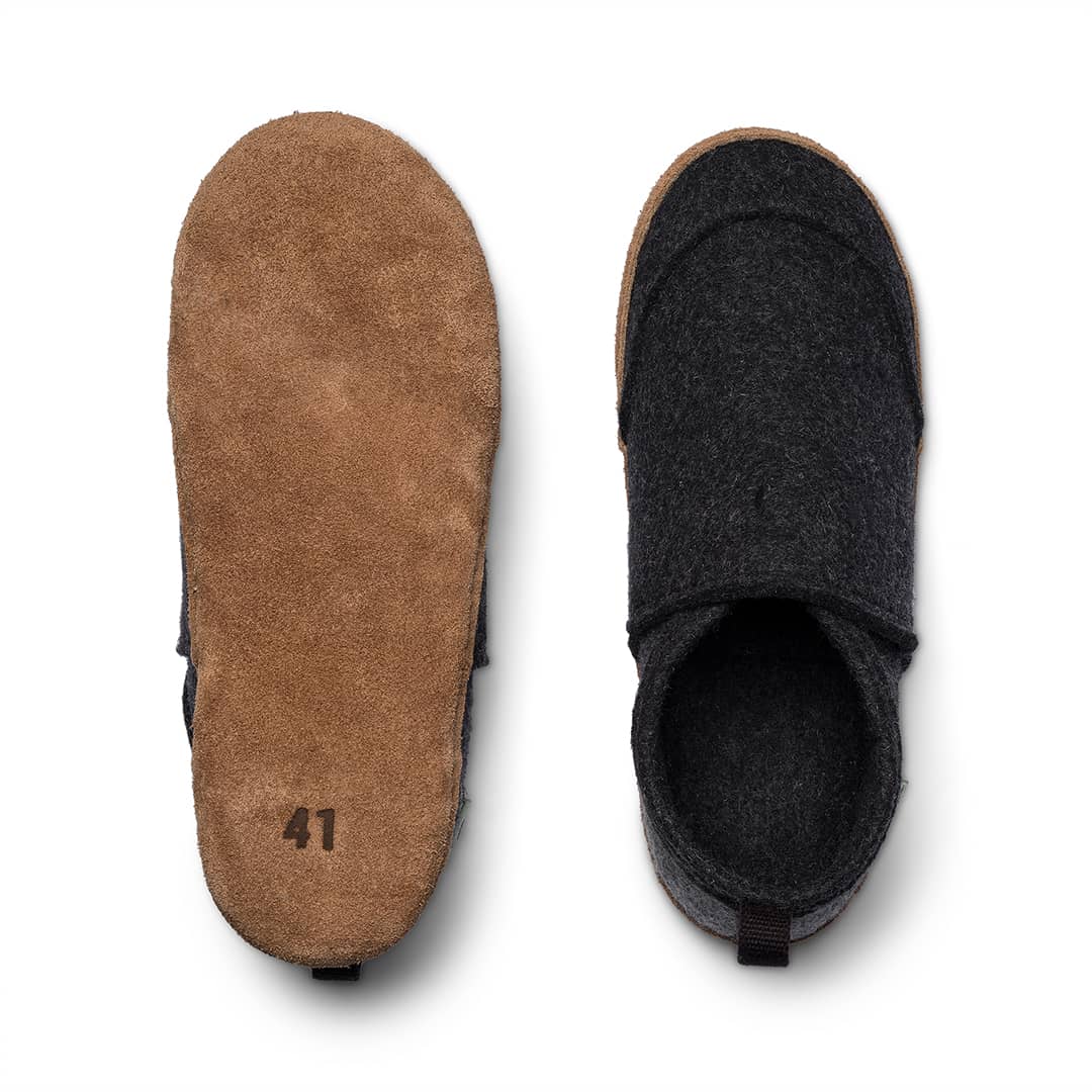 Kyrgies Tengries, charcoal, top-down view of leather sole and felt pair