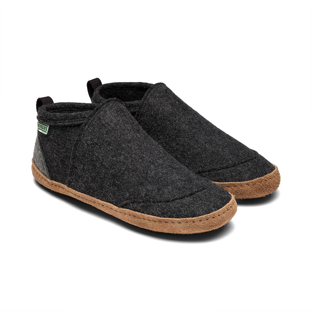 Kyrgies Tengries, charcoal wool felt, pair side view