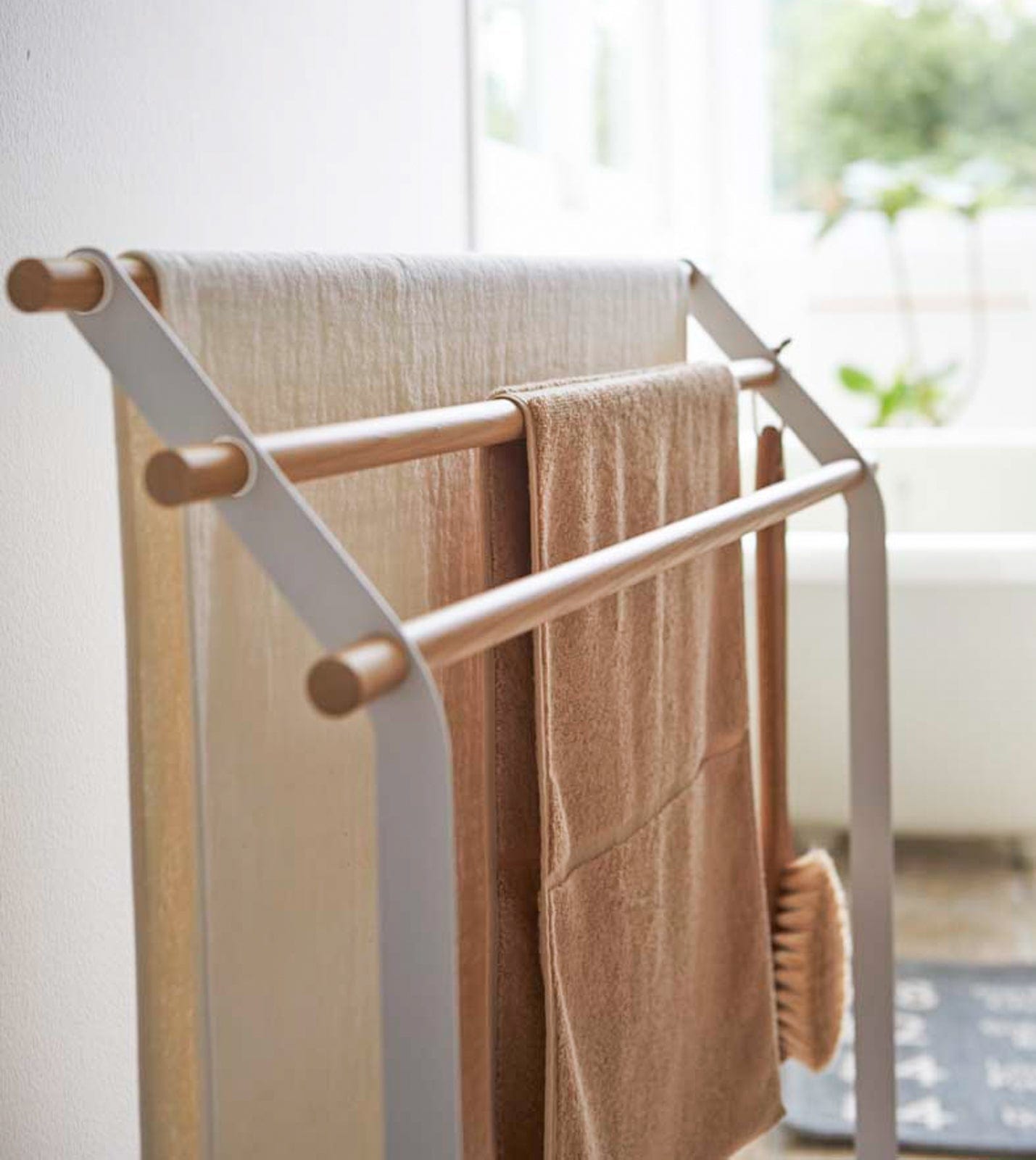 Bath Towel Rack (32" H) - Steel + Wood - Thumbnail 4