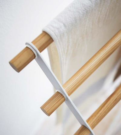 Bath Towel Rack (32" H)